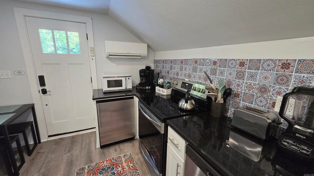 2812 W 7Th Street, Little Rock, AR 72205