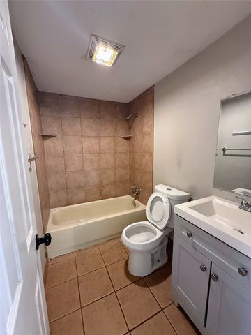 1007 W Clarendon Drive, Dallas, TX 75208