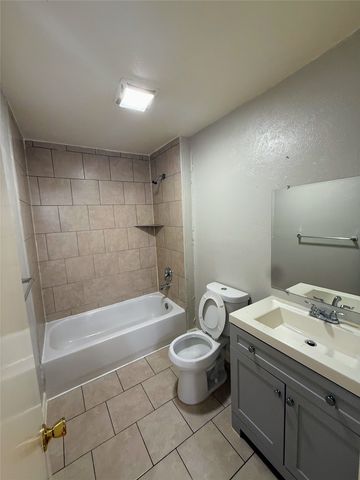 1007 W Clarendon Drive, Dallas, TX 75208