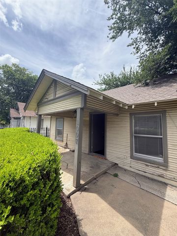 1007 W Clarendon Drive, Dallas, TX 75208