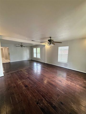 1007 W Clarendon Drive, Dallas, TX 75208