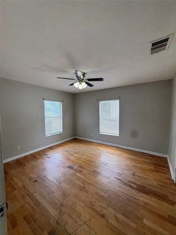1007 W Clarendon Drive, Dallas, TX 75208