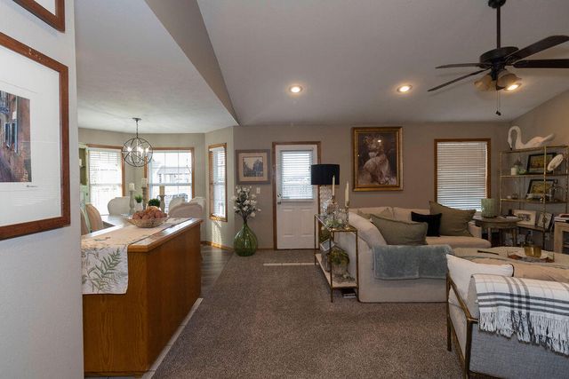 1331 W Turnberry Boulevard, Ozark, MO 65721