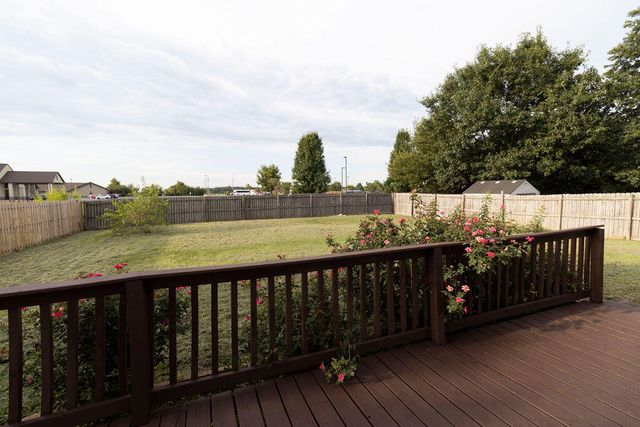 1331 W Turnberry Boulevard, Ozark, MO 65721