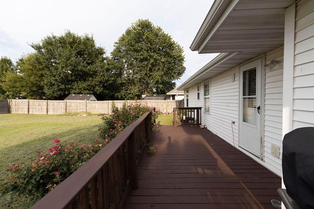 1331 W Turnberry Boulevard, Ozark, MO 65721
