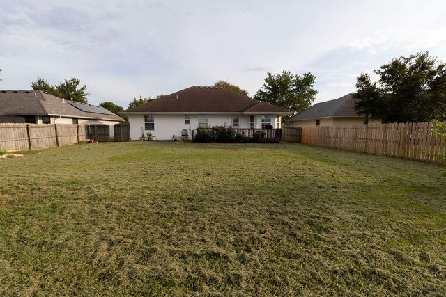 1331 W Turnberry Boulevard, Ozark, MO 65721
