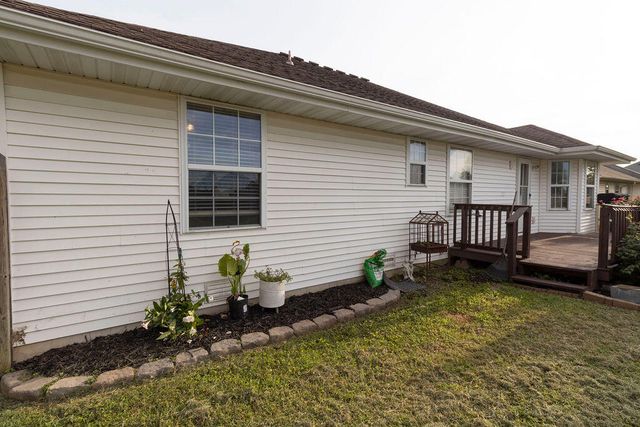 1331 W Turnberry Boulevard, Ozark, MO 65721