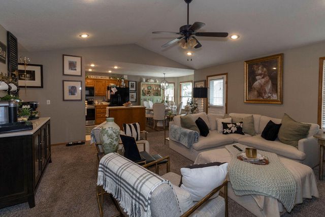 1331 W Turnberry Boulevard, Ozark, MO 65721