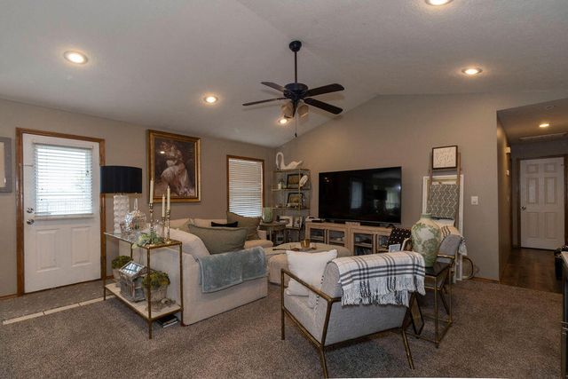 1331 W Turnberry Boulevard, Ozark, MO 65721