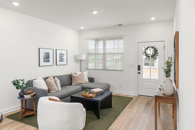 1124 Marlowe Lndg, Nashville, TN 37207