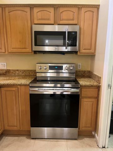 7420 Champagne Place, Boca Raton, FL 33433