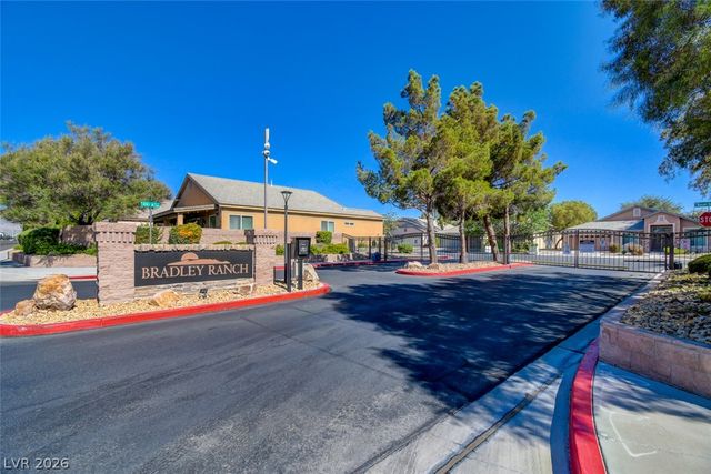 5423 Basset Hound Avenue, Las Vegas, NV 89131
