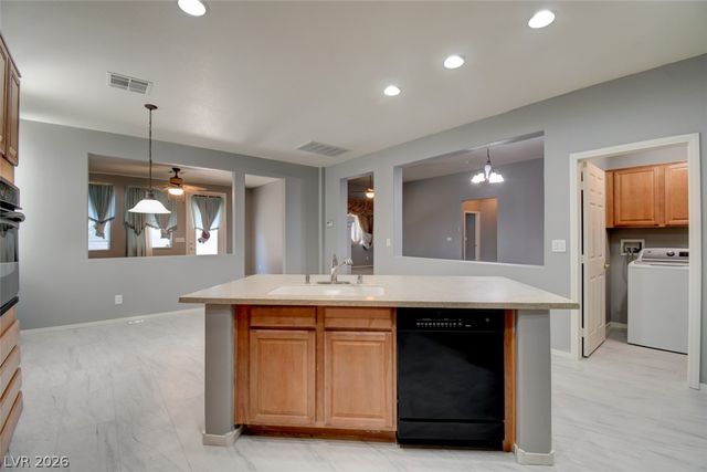5423 Basset Hound Avenue, Las Vegas, NV 89131
