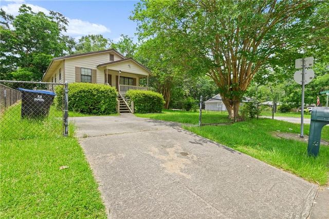 515 Lee Street W, Chickasaw, AL 36611