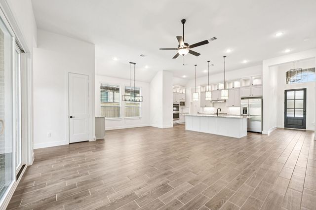 26030 S Outrider Banks, Montgomery, TX 77316