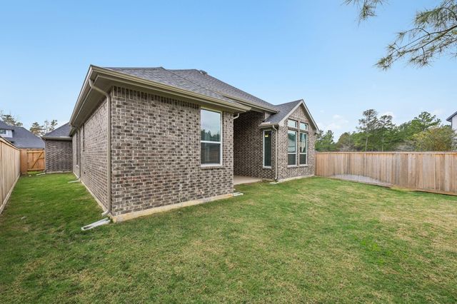 26030 S Outrider Banks, Montgomery, TX 77316