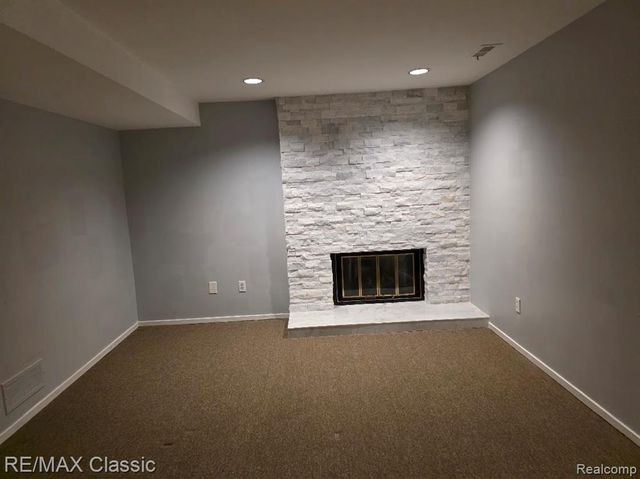 1806 S Hill Boulevard, Bloomfield Hills, MI 48304