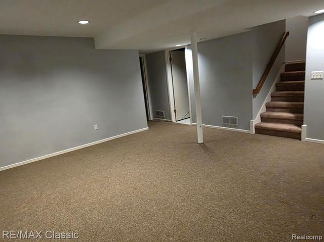 1806 S Hill Boulevard, Bloomfield Hills, MI 48304