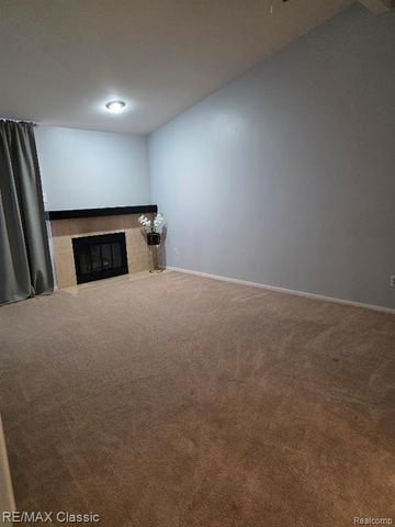 1806 S Hill Boulevard, Bloomfield Hills, MI 48304