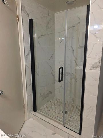 1806 S Hill Boulevard, Bloomfield Hills, MI 48304