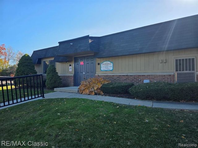 1806 S Hill Boulevard, Bloomfield Hills, MI 48304