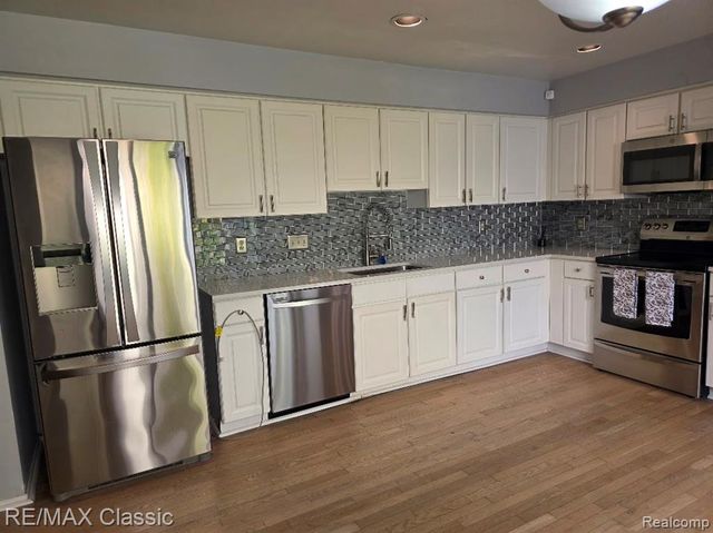 1806 S Hill Boulevard, Bloomfield Hills, MI 48304