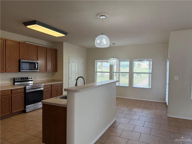 2215 S Links Drive, Edinburg, TX 78542