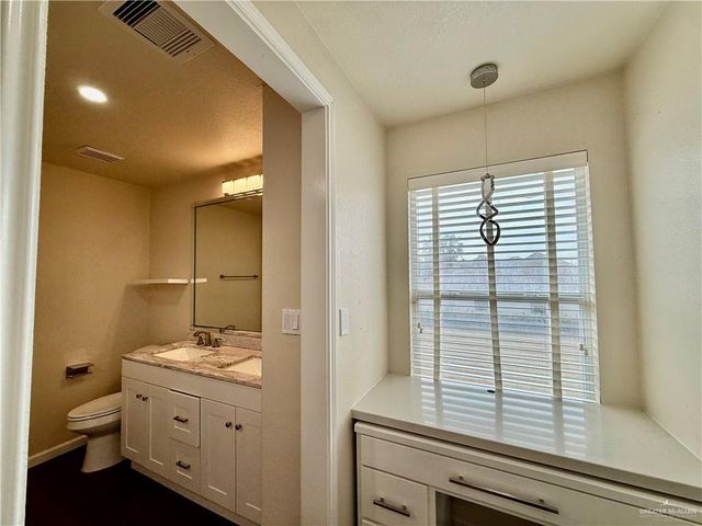 2215 S Links Drive, Edinburg, TX 78542