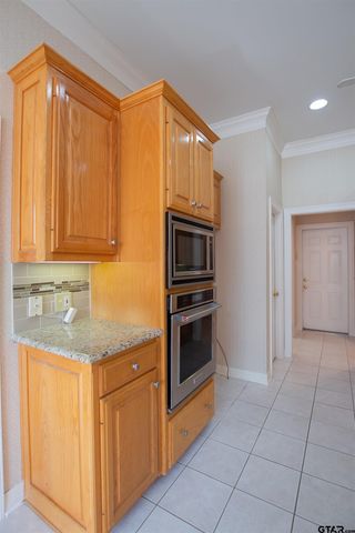 704 Shiloh Ridge St, Tyler, TX 75703