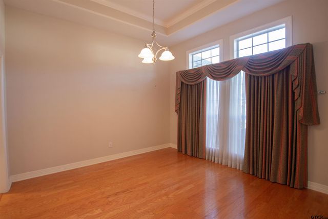 704 Shiloh Ridge St, Tyler, TX 75703