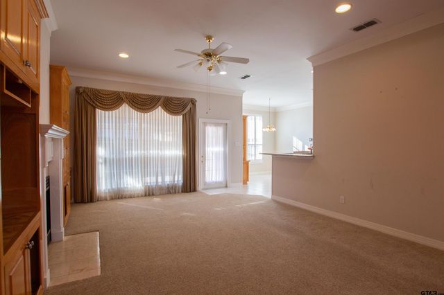 704 Shiloh Ridge St, Tyler, TX 75703