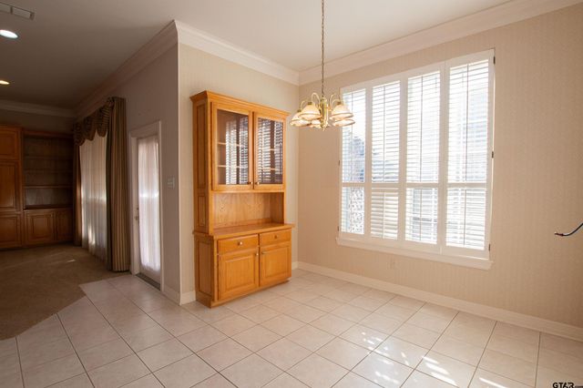 704 Shiloh Ridge St, Tyler, TX 75703