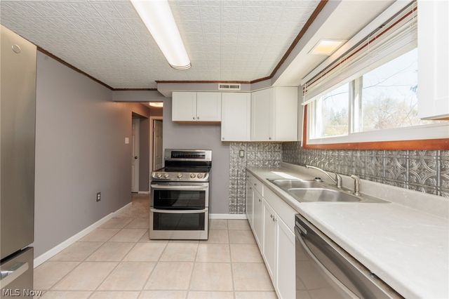 3679 Sanford Avenue, Stow, OH 44224