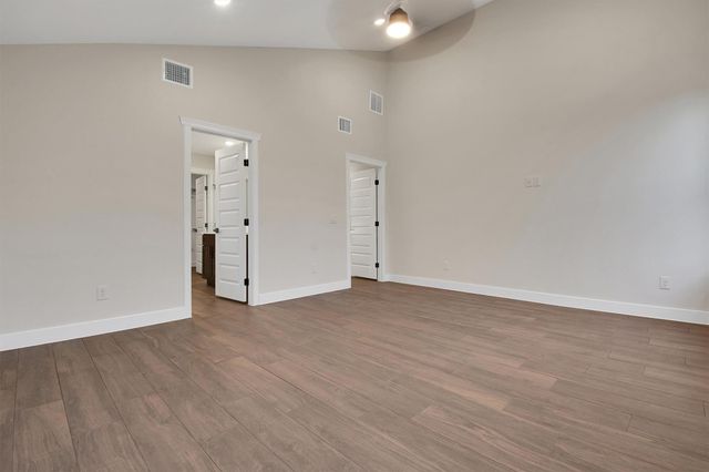 104 Kipapa CT, Bastrop, TX 78602