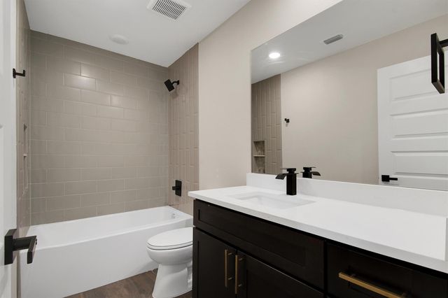 104 Kipapa CT, Bastrop, TX 78602