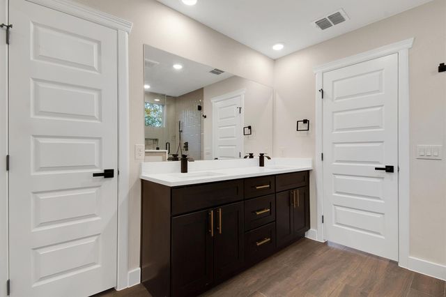 104 Kipapa CT, Bastrop, TX 78602