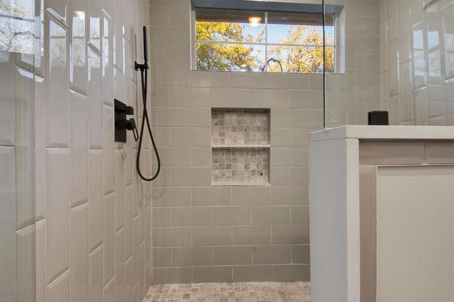 104 Kipapa CT, Bastrop, TX 78602