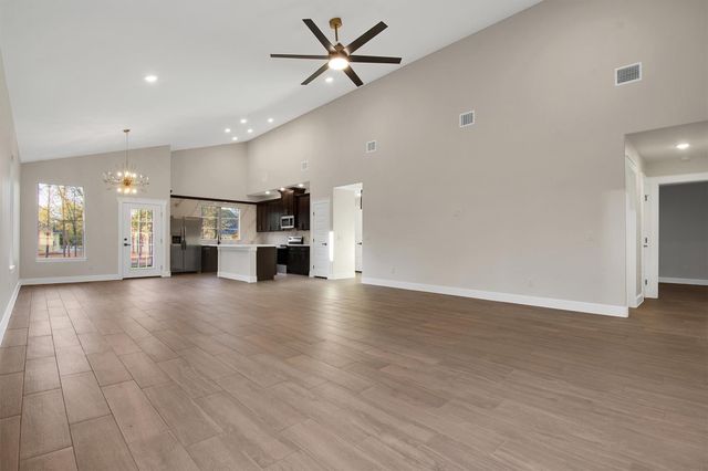 104 Kipapa CT, Bastrop, TX 78602