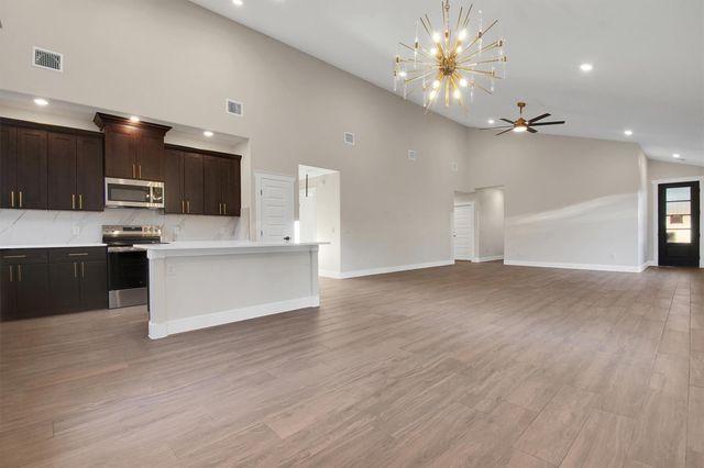 104 Kipapa CT, Bastrop, TX 78602