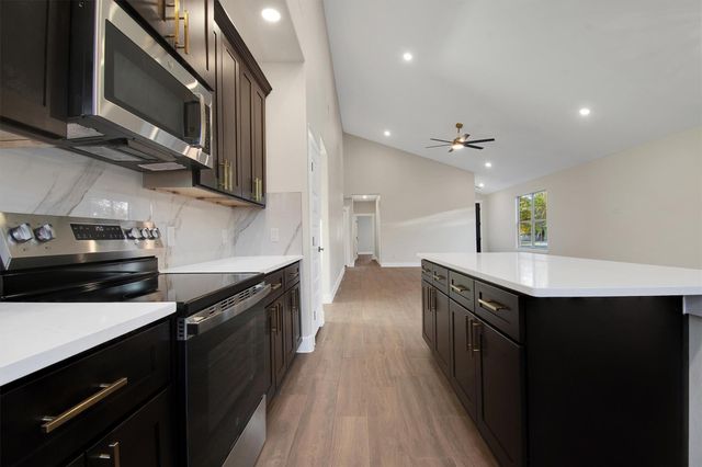 104 Kipapa CT, Bastrop, TX 78602