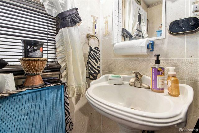 51 Puritan Street, Highland Park, MI 48203