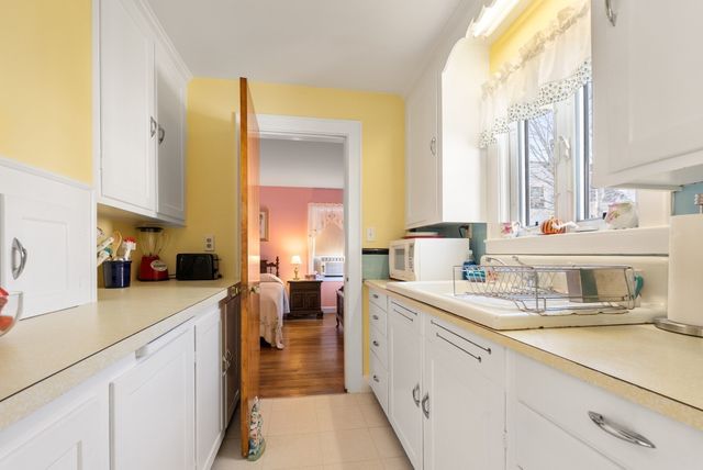 64 County St, Peabody, MA 01960