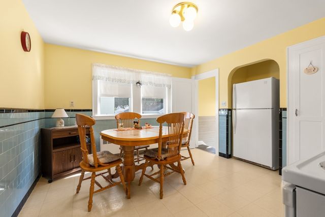 64 County St, Peabody, MA 01960