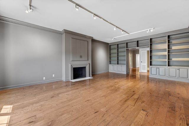 585 S Greer St Apt 400, Memphis, TN 38111