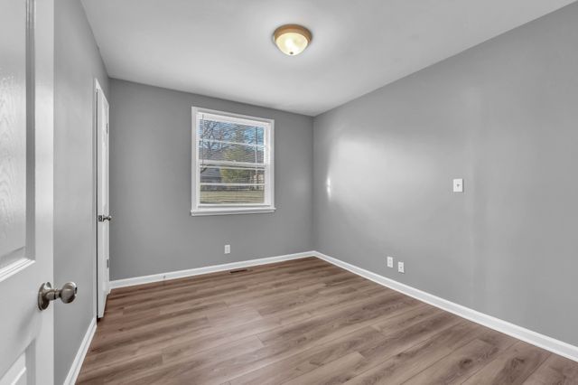 218 Clearview Dr, Clarksville, TN 37043