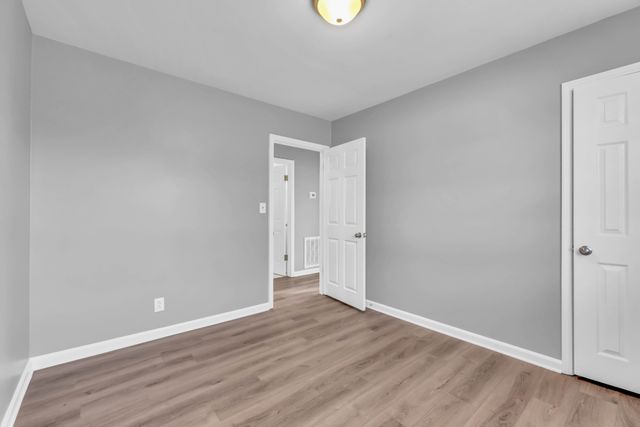 218 Clearview Dr, Clarksville, TN 37043