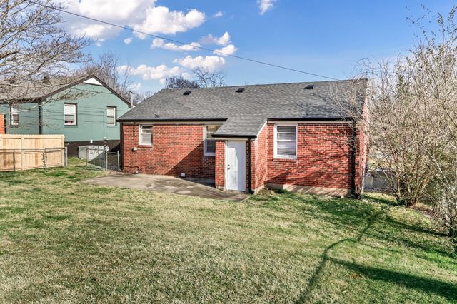 218 Clearview Dr, Clarksville, TN 37043