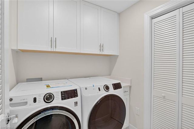 286 Indies DR E 101, Naples, FL 34114