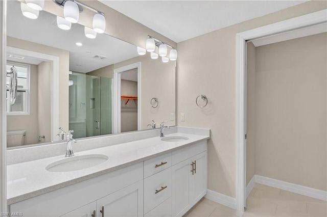 286 Indies DR E 101, Naples, FL 34114