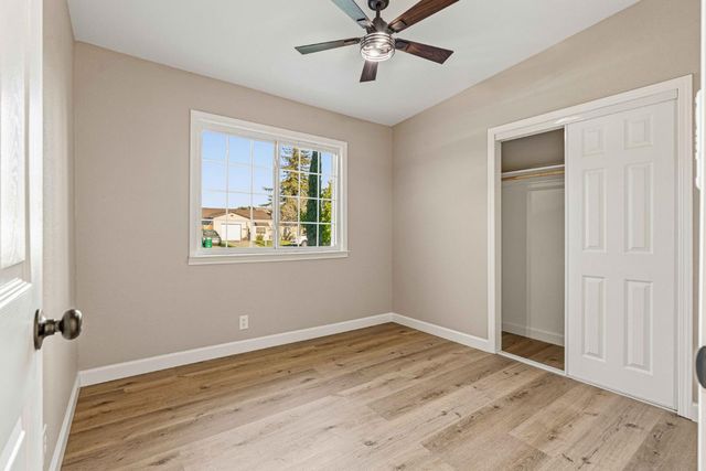 6121 Greenfield Ln, Stockton, CA 95207